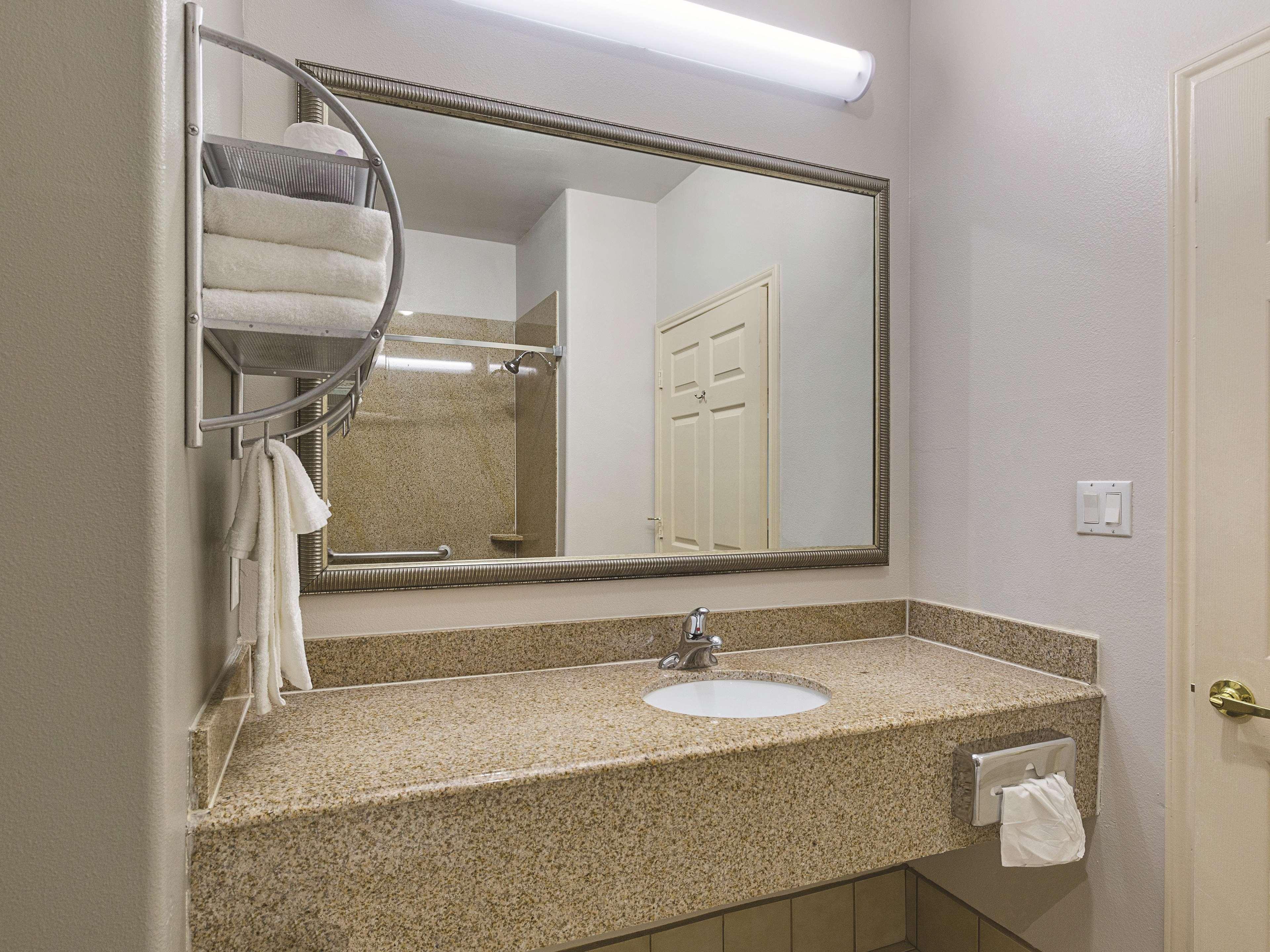 La Quinta By Wyndham Deer Park Exterior foto
